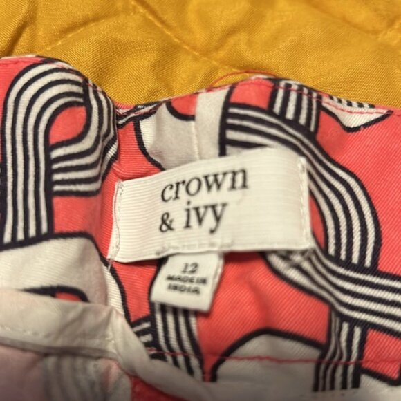 Crown and ivy scalloped shorts - Picture 2 of 3